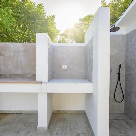 Foxi Lioni 펜션 테르테니아