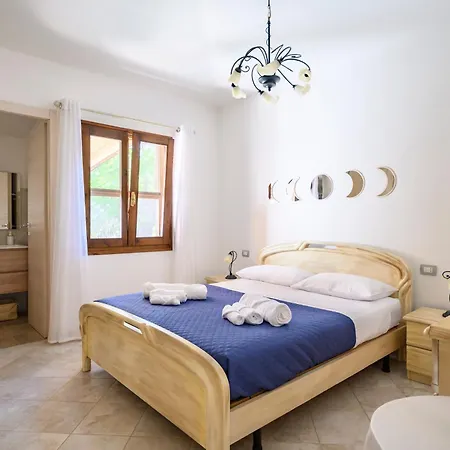 Nyaraló Foxi Lioni